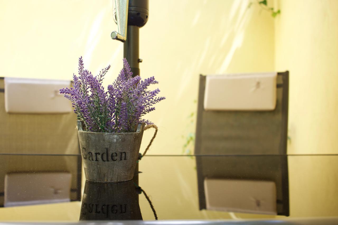 Oazis Apartman Eger Buitenkant foto
